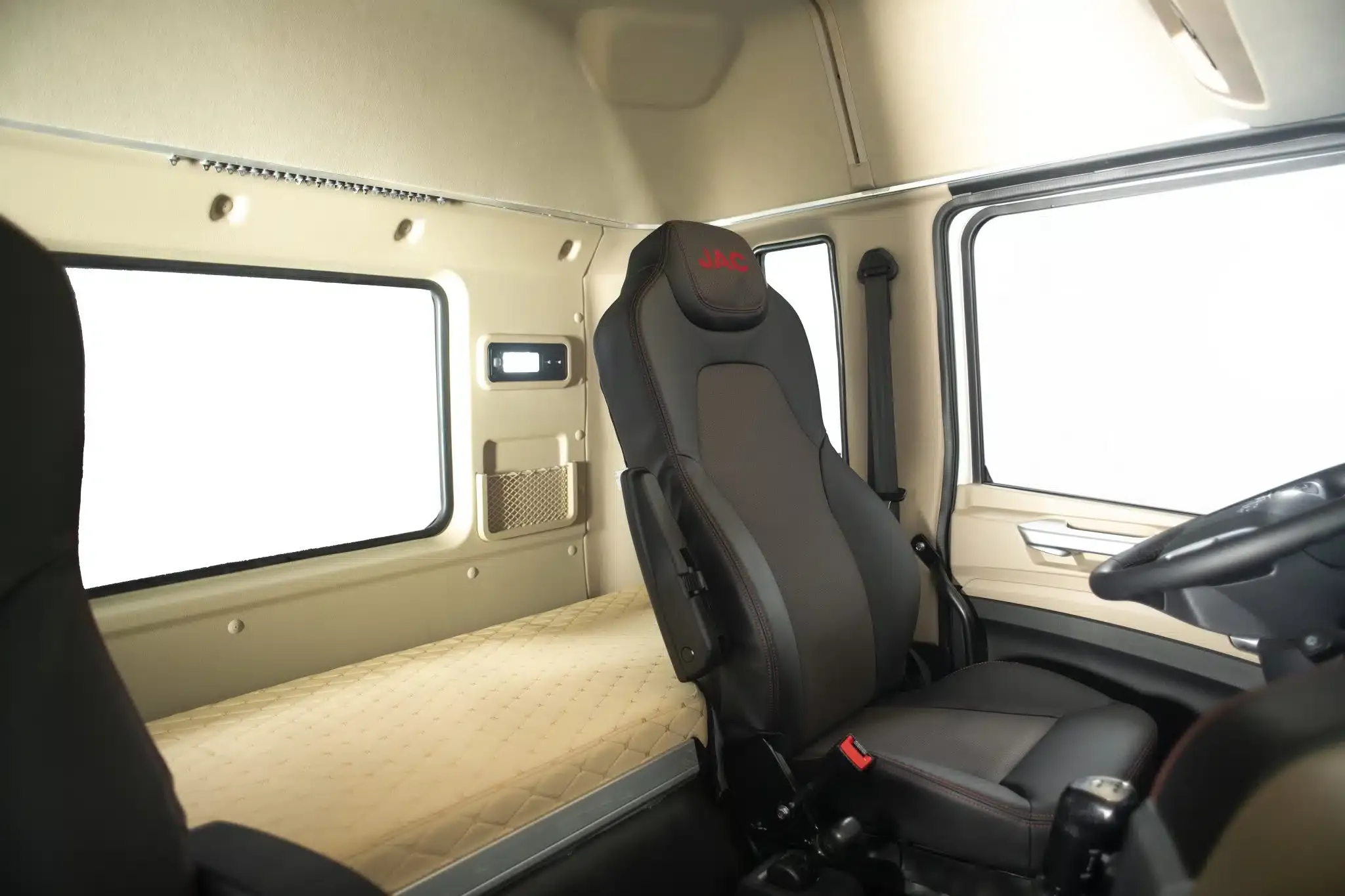 Interior HFC 4254 - Interior_4-4250-scaled.webp